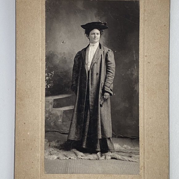 c1900 Cabinet Card Woman Hat Overcoat Portrait Photo W A Keagey Duncannon PA - Picture 1 of 6